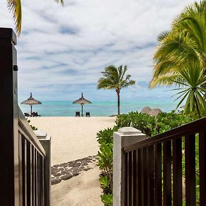 Chambre Lit King-Size au Bord de la Mer